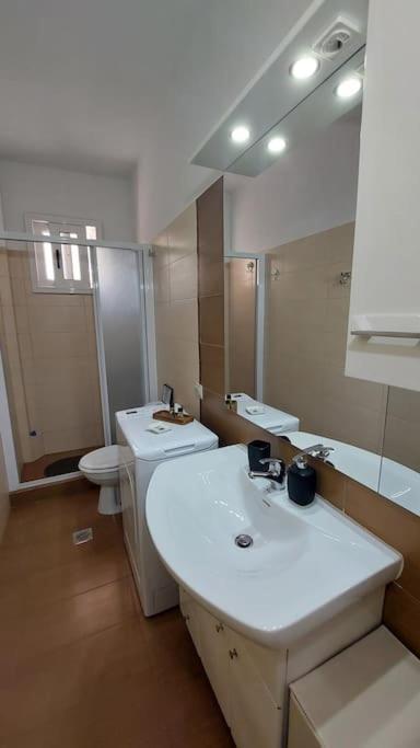 Simply Meraki Gytheian Apt With Panoramic Sea View Gythio Exterior photo